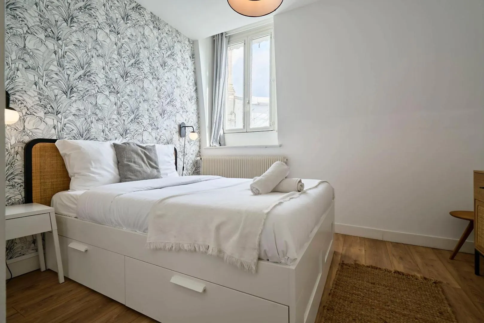 Duplex 2 Bedrooms 2 Bath Lille 0*,  France